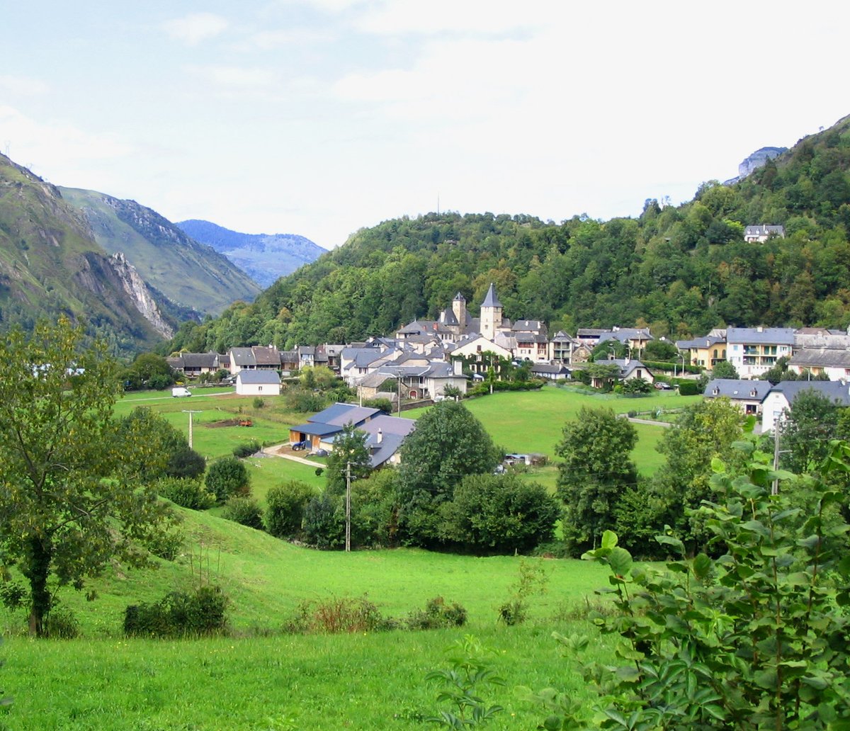 Vue panoramique du village de Béost